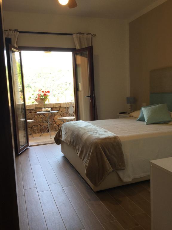 Bed and Breakfast Il Giardino Di Daniela Сан-Теодоро Экстерьер фото